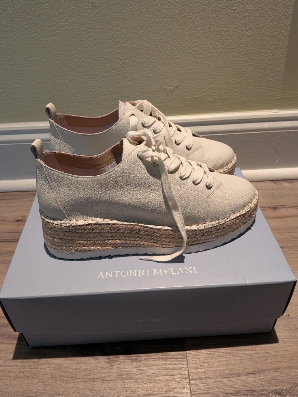 NWT Antonio Melani  Espadrille Platform Sneaker